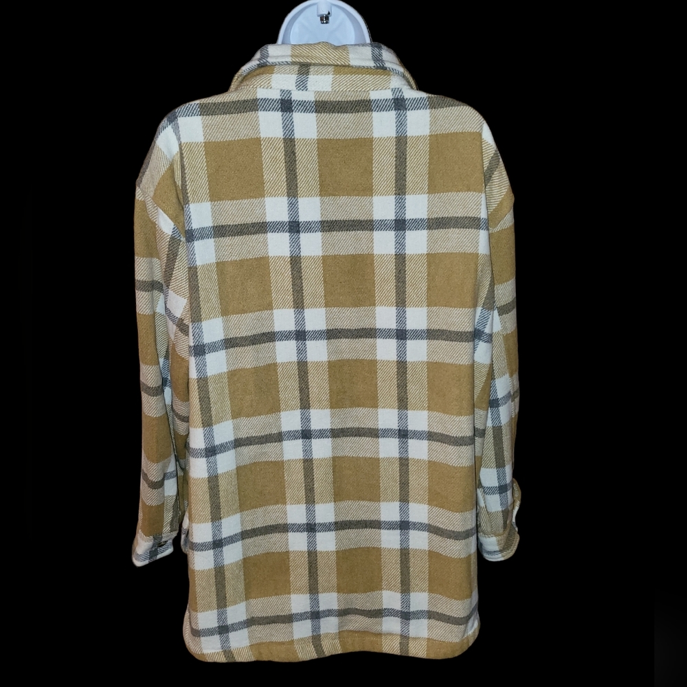 NEW SHACKET Plaid Flannel Size Large no tag BUT never worn Excellent Condition